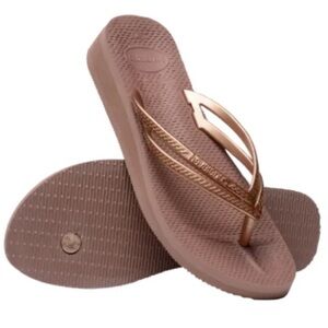 Havaianas Women’s Wedge Flip Flops in Cappuccino/Bronze